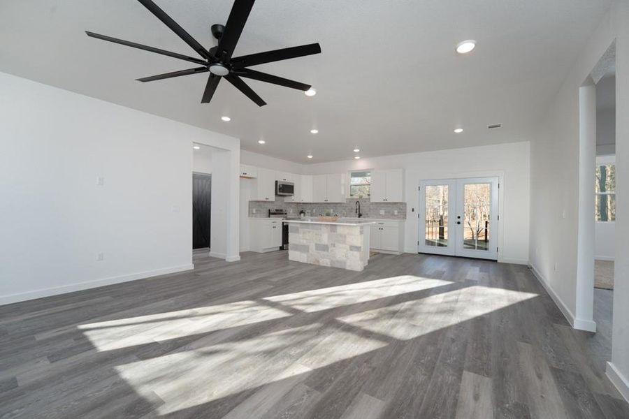 Spacious, unfurnished interior of a new home in , Bastrop (Image 14).