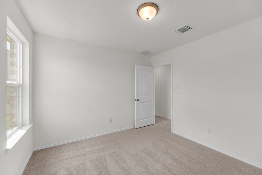 Spacious, unfurnished interior of a new home in Mustang Valley, Manor (Image 38).