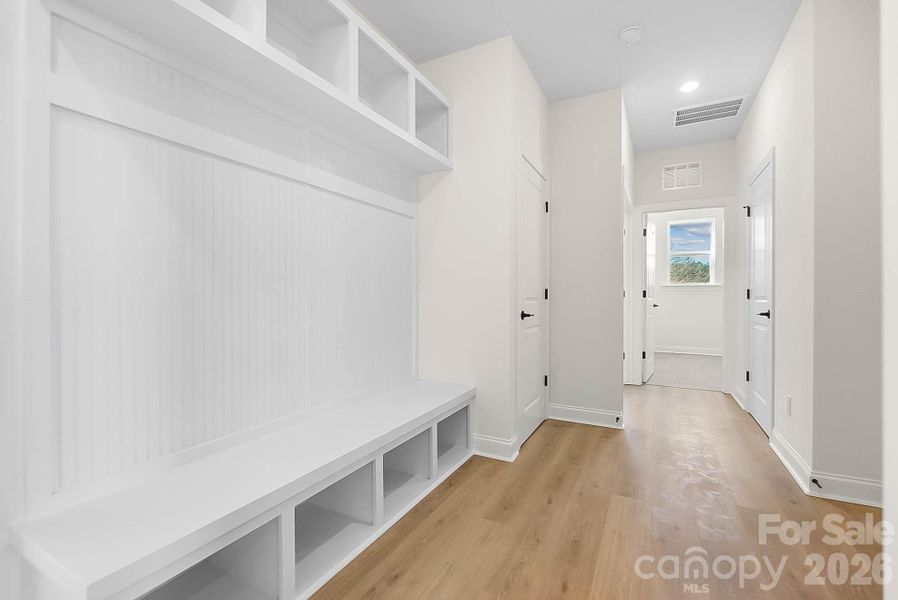 Spacious, unfurnished interior of a new home in Lancaster Hwy, Waxhaw (Image 27).