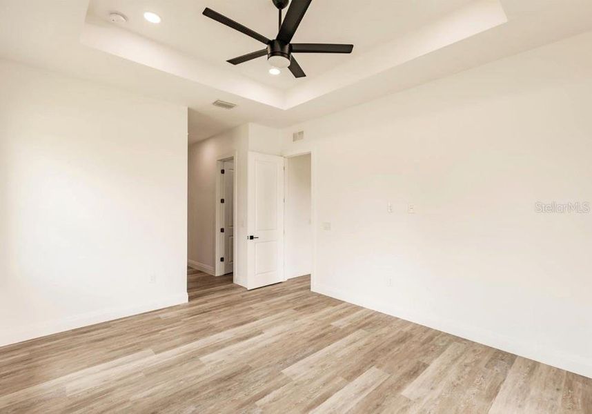 Spacious, unfurnished interior of a new home in , Punta Gorda (Image 27).