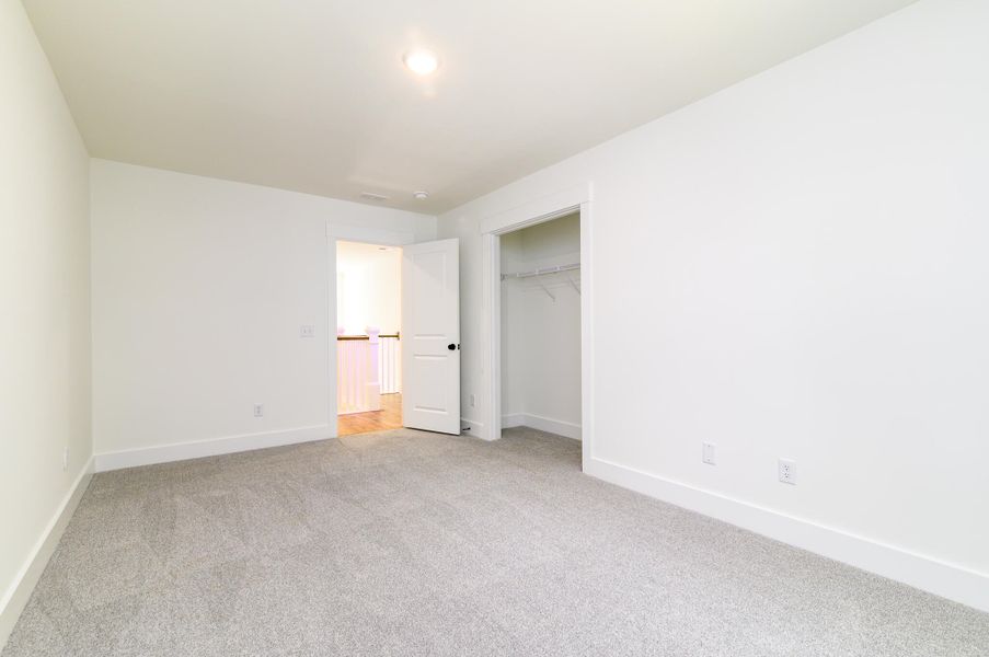 Spacious, unfurnished interior of a new home in , Charleston (Image 14).