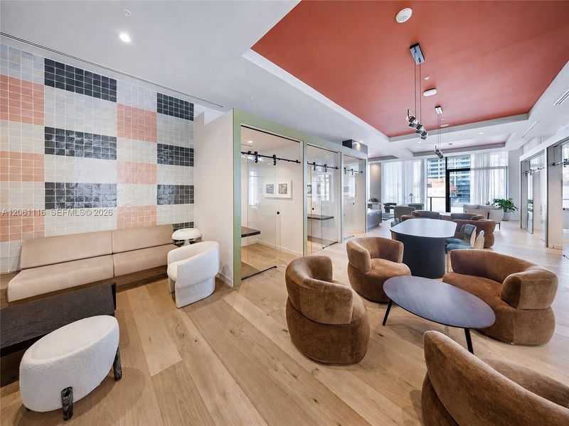 Community amenities in , Miami (Image 30).
