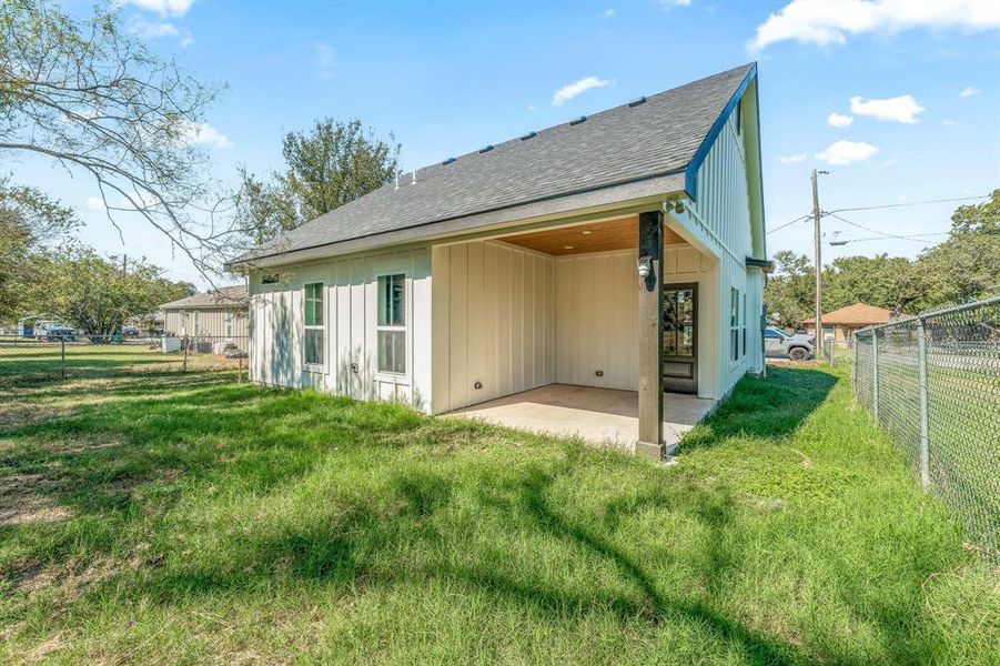 Exterior details and patio area of a home in , Stephenville (Image 17).