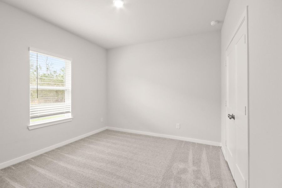 Spacious, unfurnished interior of a new home in Oakwood Ranch, Willis (Image 18).