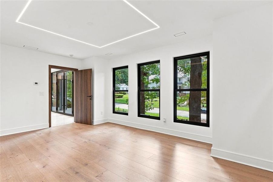 Spacious, unfurnished interior of a new home in , Atlanta (Image 38).