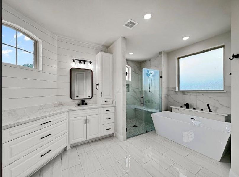Simialr Master Bathroom in a Home Built by TX Best Home Builders Simialr Master Bathroom in a Home Built by TX Best Home Builders