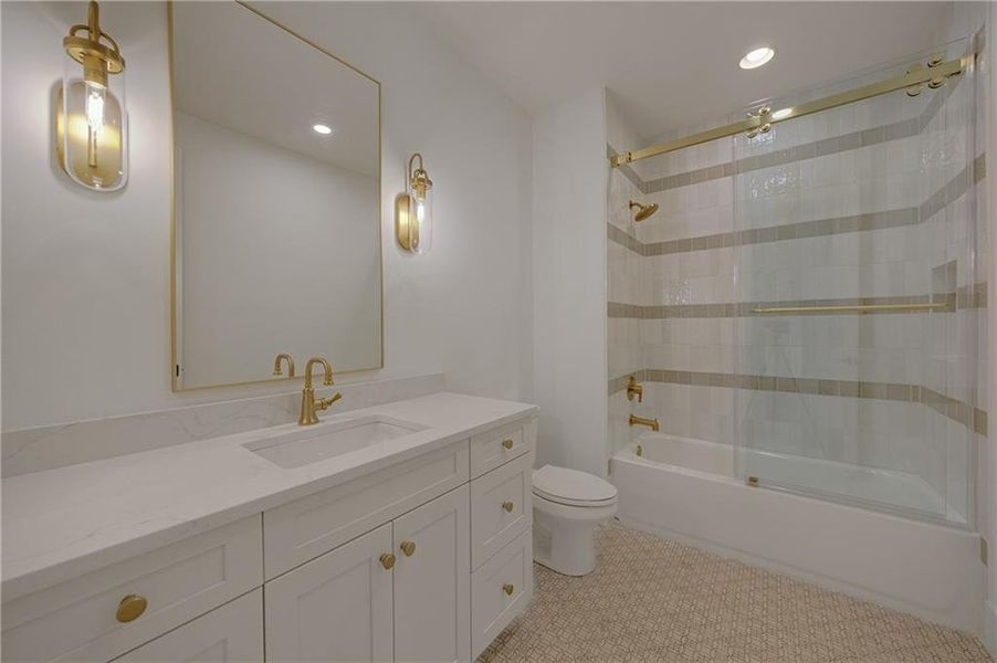 Furnished interior view inside a new home in , Alpharetta (Image 8).