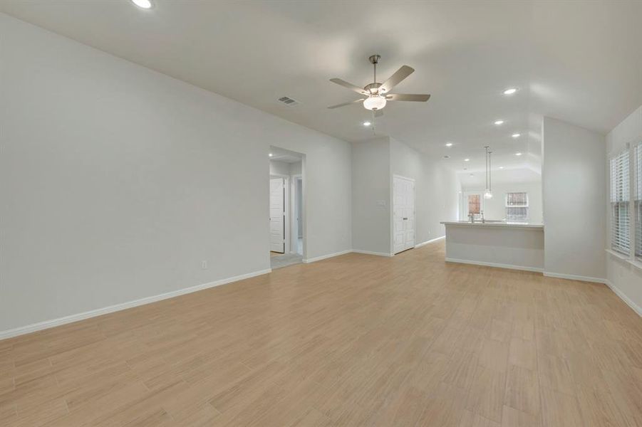 Spacious, unfurnished interior of a new home in Elevon, Lavon (Image 33). Spacious, unfurnished interior of a new home in Elevon, Lavon (Image 33).