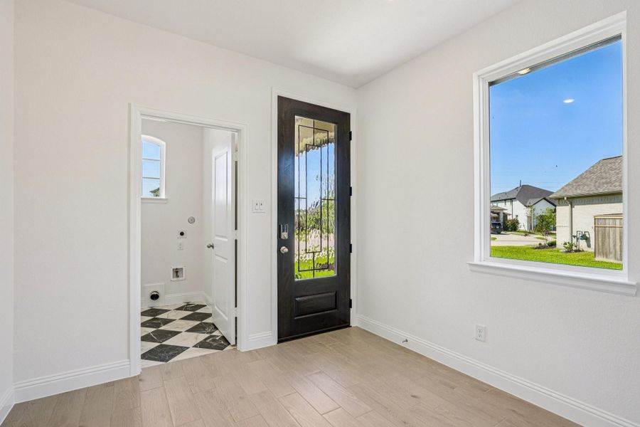 Spacious, unfurnished interior of a new home in Sienna 40', Missouri City (Image 36). Spacious, unfurnished interior of a new home in Sienna 40', Missouri City (Image 36).
