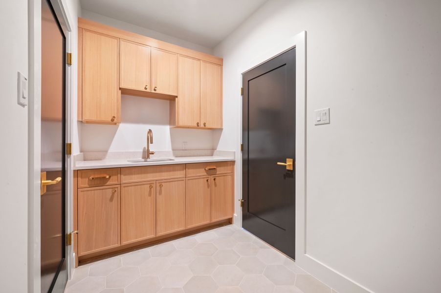Furnished interior view inside a new home in , Dallas (Image 18).