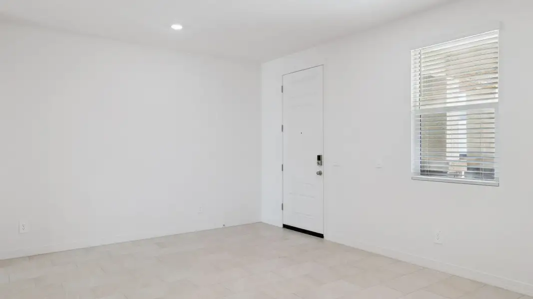Spacious, unfurnished interior of a new home in El Cidro, Goodyear (Image 18).