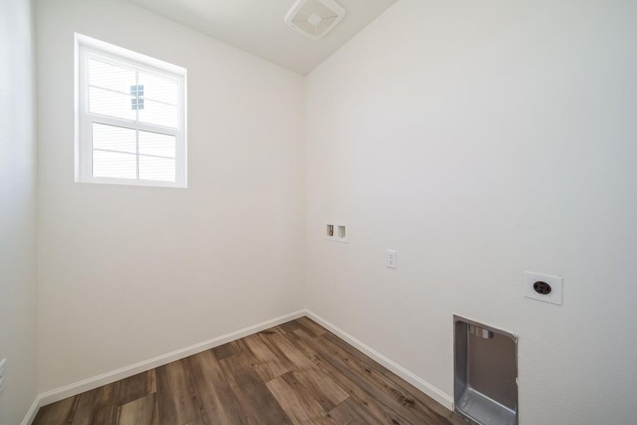 Spacious, unfurnished interior of a new home in Thompson River Ranch, Johnstown (Image 20). Spacious, unfurnished interior of a new home in Thompson River Ranch, Johnstown (Image 20).