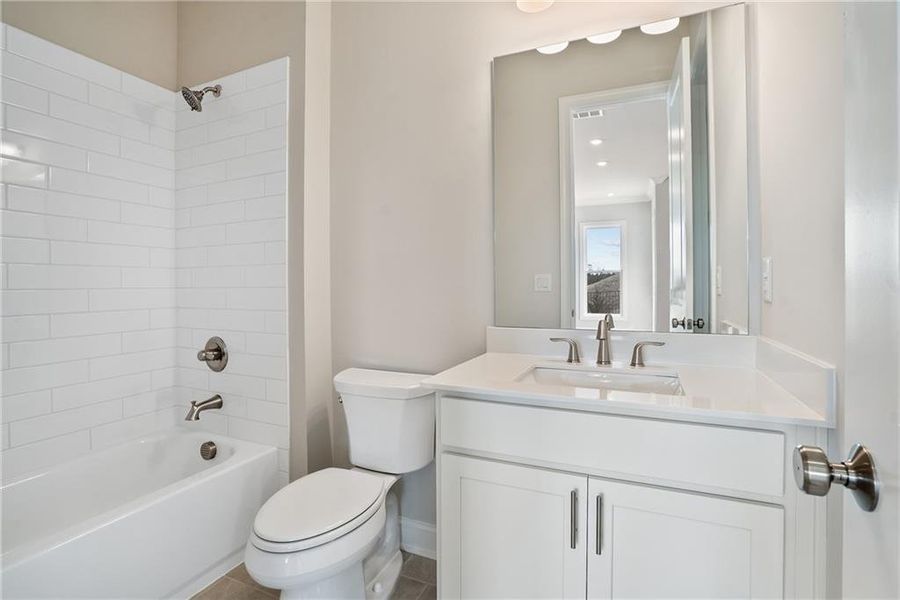 Furnished interior view inside a new home in Aberdeen, Hoschton (Image 7).