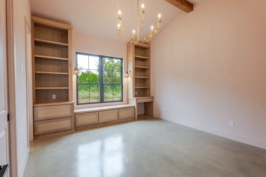 Spacious, unfurnished interior of a new home in Eagles Bluff, Weatherford (Image 35).