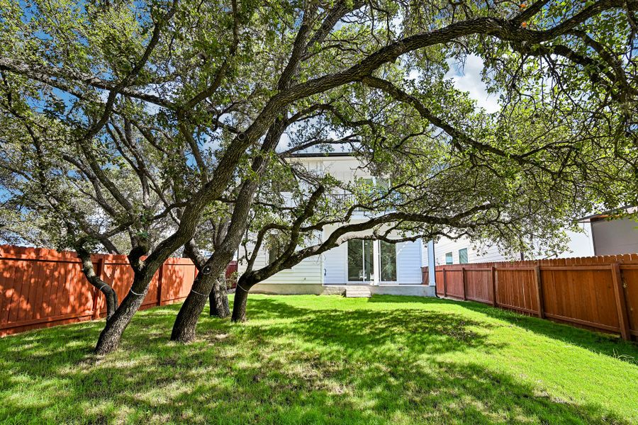 Exterior details and patio area of a home in Foxfield, Austin (Image 17).