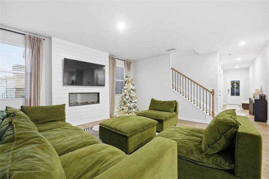 Furnished interior view inside a new home in Kingsley Creek, Lithonia (Image 7). Furnished interior view inside a new home in Kingsley Creek, Lithonia (Image 7).