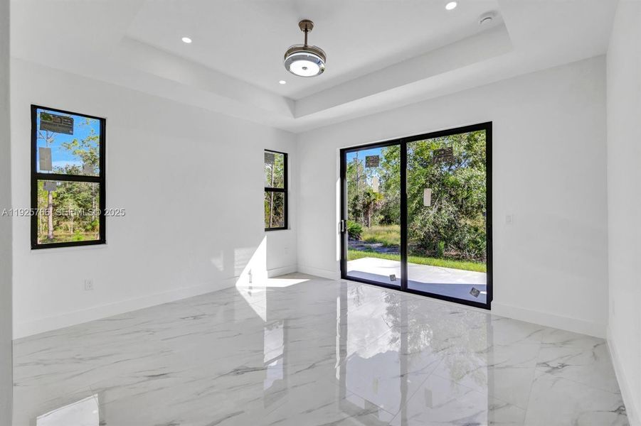 Spacious, unfurnished interior of a new home in , Lehigh Acres (Image 22).