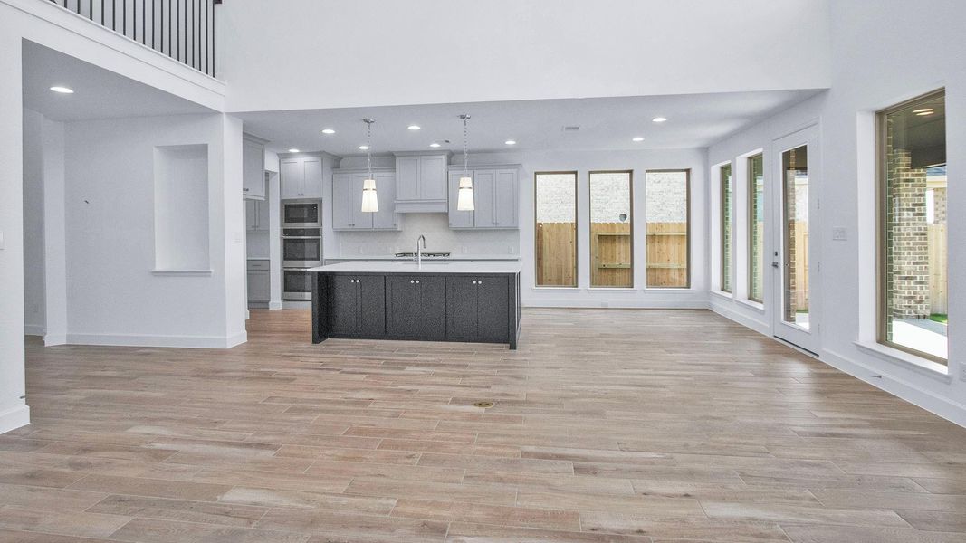 Spacious, unfurnished interior of a new home in Briarley 60', Montgomery (Image 10).