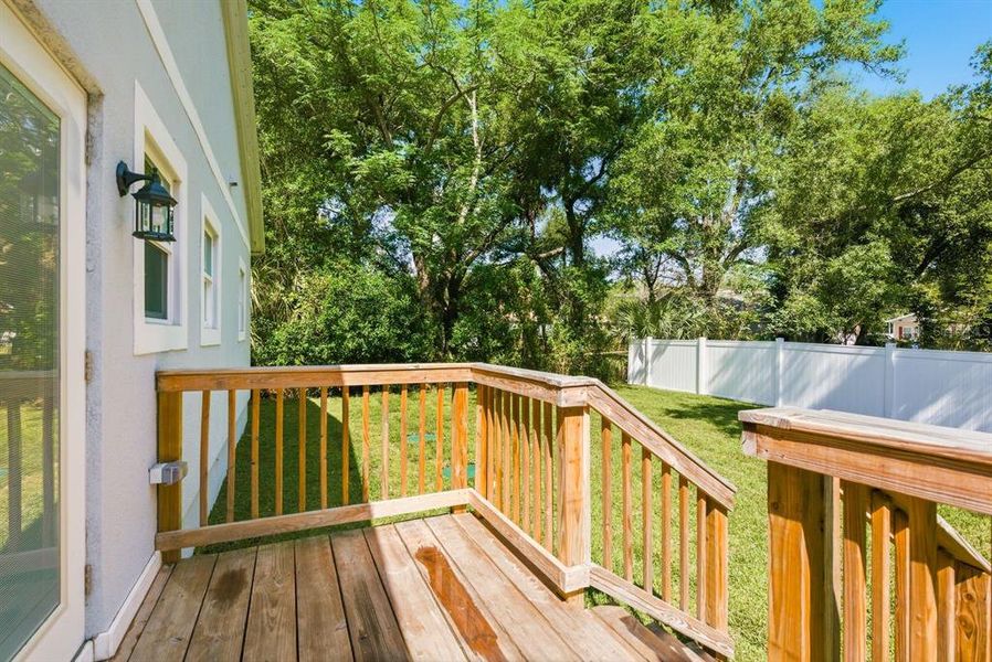Exterior details and patio area of a home in , Tampa (Image 25).