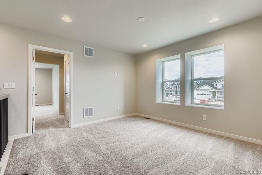 Spacious, unfurnished interior of a new home in , Commerce City (Image 12).