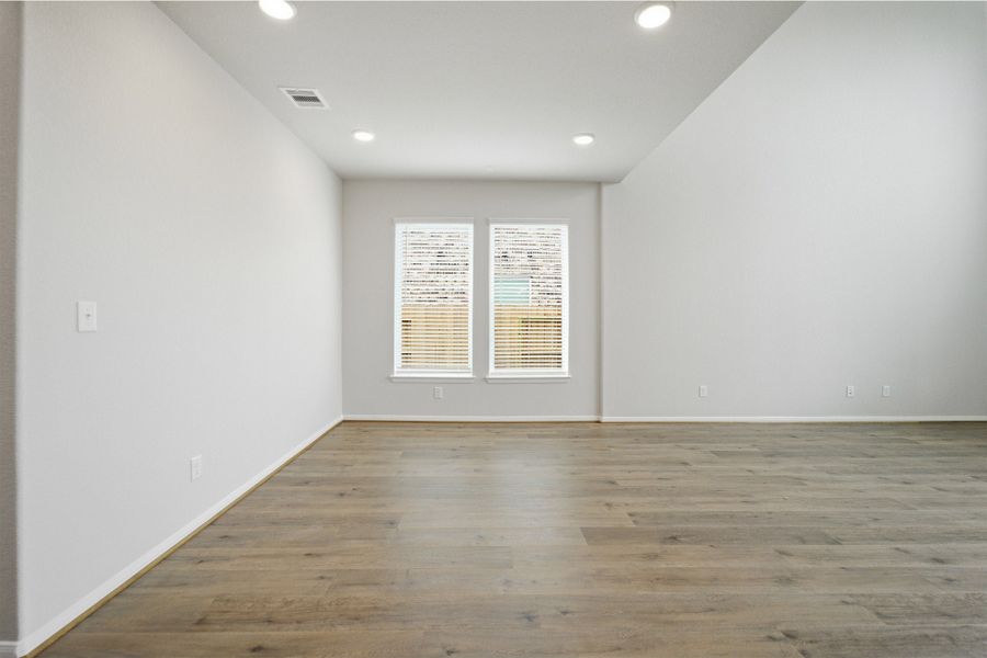 Spacious, unfurnished interior of a new home in Ashland, Richwood (Image 47).