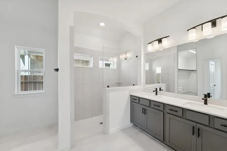 Furnished interior view inside a new home in The Grand Prairie 40’, Hockley (Image 11).