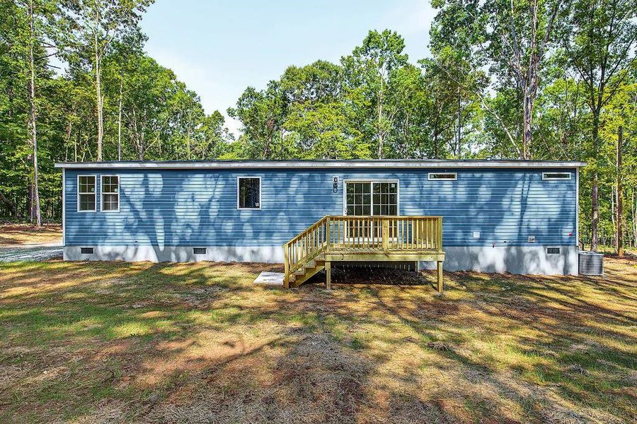 Exterior details and patio area of a home in , Eatonton (Image 20).