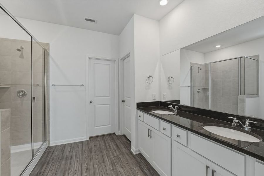Furnished interior view inside a new home in Longview, Del Valle (Image 5).
