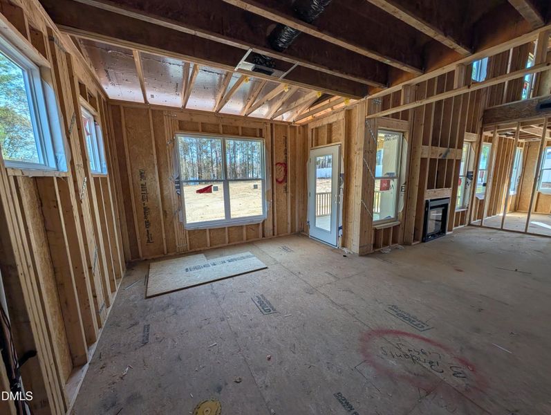 PXL_20251115_184935175