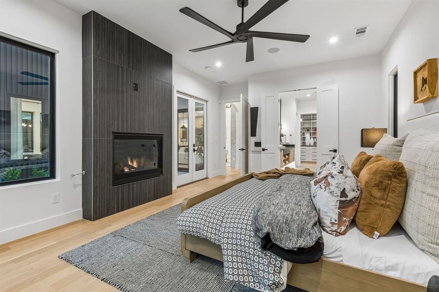Furnished interior view inside a new home in , Dallas (Image 16).