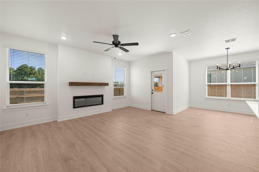 Spacious, unfurnished interior of a new home in Rancho San Gabriel, Georgetown (Image 12).