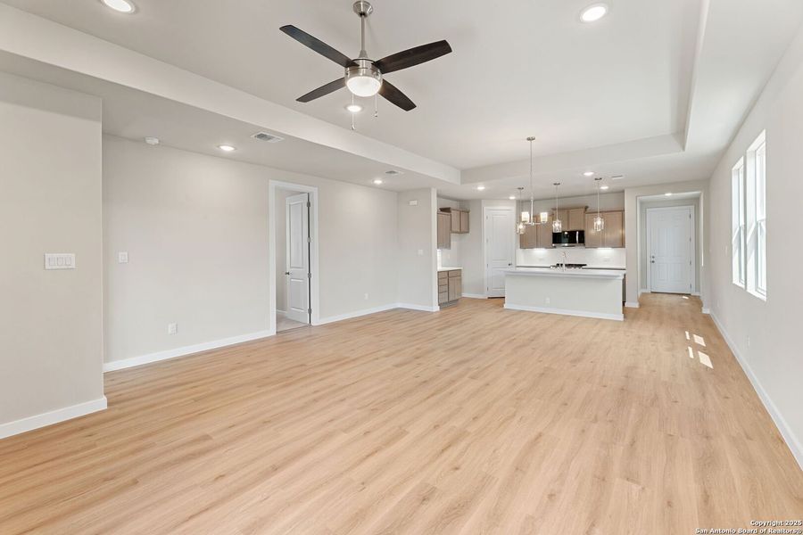 Spacious, unfurnished interior of a new home in Highland Ridge, New Braunfels (Image 25).