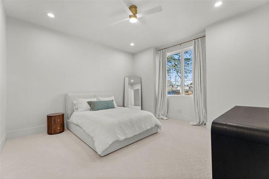 Furnished interior view inside a new home in , Dallas (Image 18).
