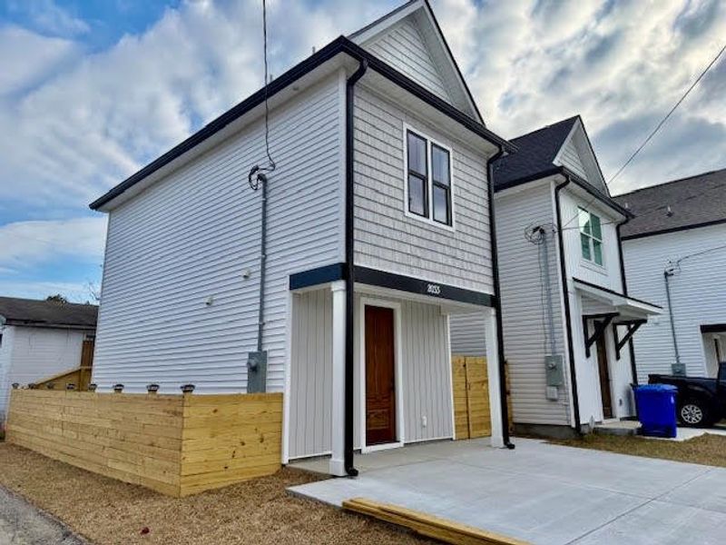 Exterior details and patio area of a home in , North Charleston (Image 3).