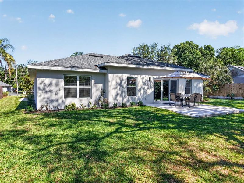 Exterior details and patio area of a home in , Mount Dora (Image 4).