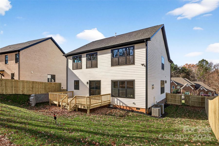 Exterior details and patio area of a home in , Charlotte (Image 4).