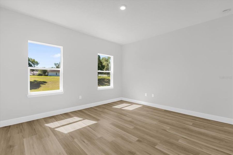 Spacious, unfurnished interior of a new home in , Ocala (Image 25).