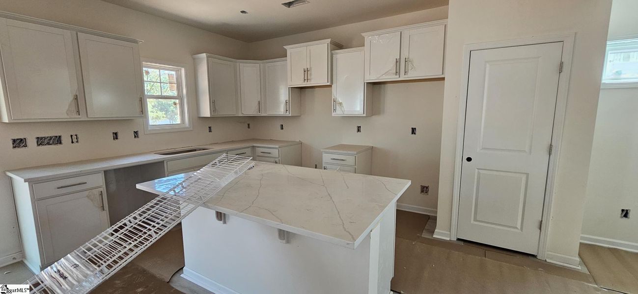 Furnished interior view inside a new home in Sedona, Greenville (Image 5).