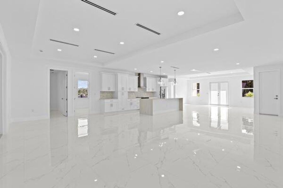 Spacious, unfurnished interior of a new home in , Loxahatchee (Image 38).