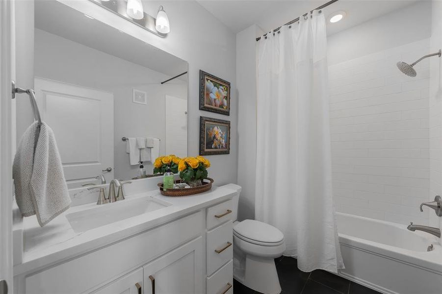 Furnished interior view inside a new home in , Allen (Image 21).