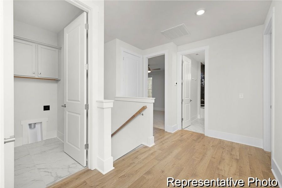 Image 21 of a home in Colvin Park. Image 21 of a home in Colvin Park.