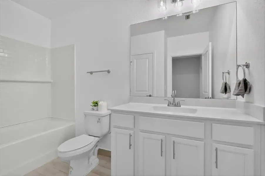 30-065_IMG_9354