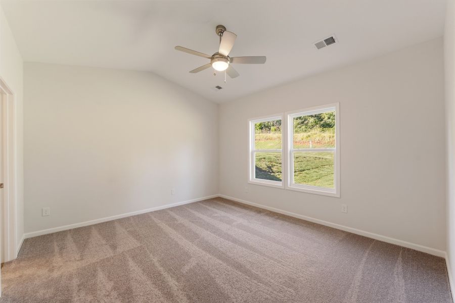 Spacious, unfurnished interior of a new home in Landmark Commons, Boiling Springs (Image 16).