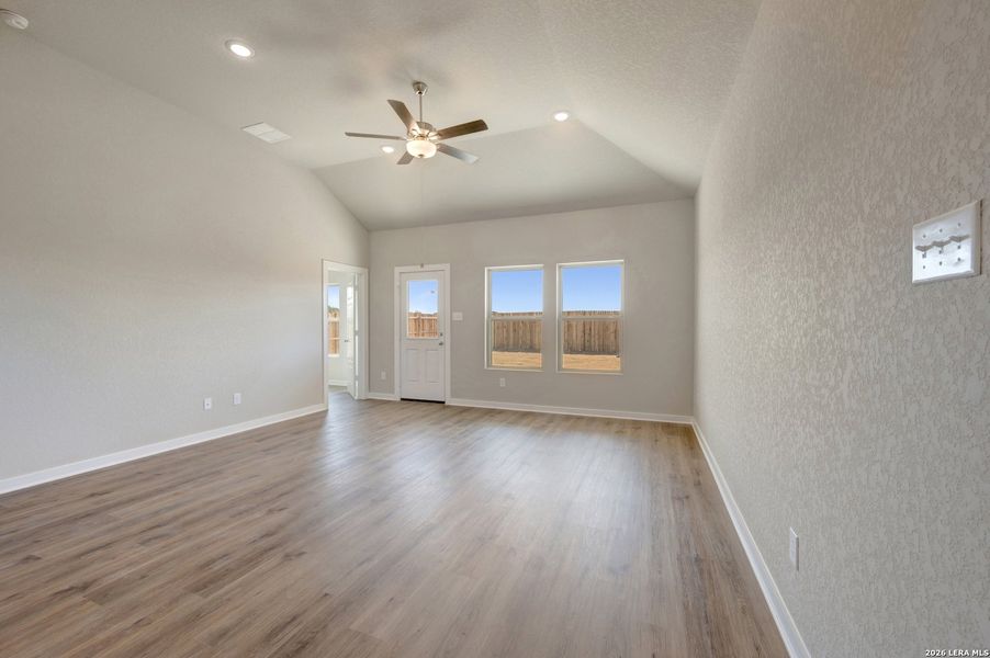 Spacious, unfurnished interior of a new home in Winding Brook, San Antonio (Image 50).