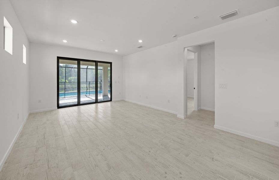 Spacious, unfurnished interior of a new home in Terreno, Naples (Image 12). Spacious, unfurnished interior of a new home in Terreno, Naples (Image 12).