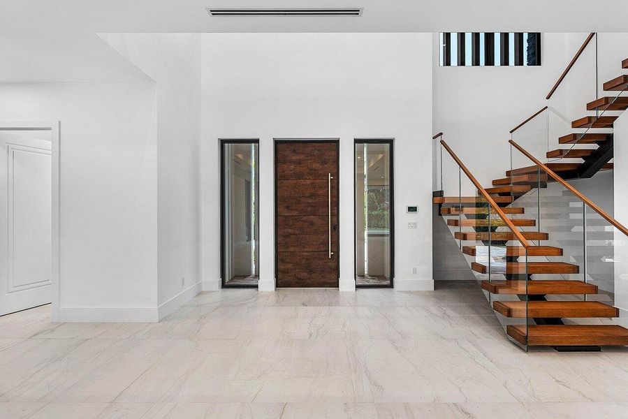 Spacious, unfurnished interior of a new home in , Delray Beach (Image 78).