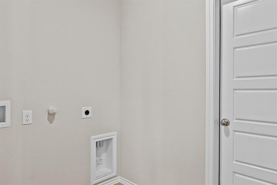 Spacious, unfurnished interior of a new home in Meadowbrook Estates, Cleburne (Image 20).