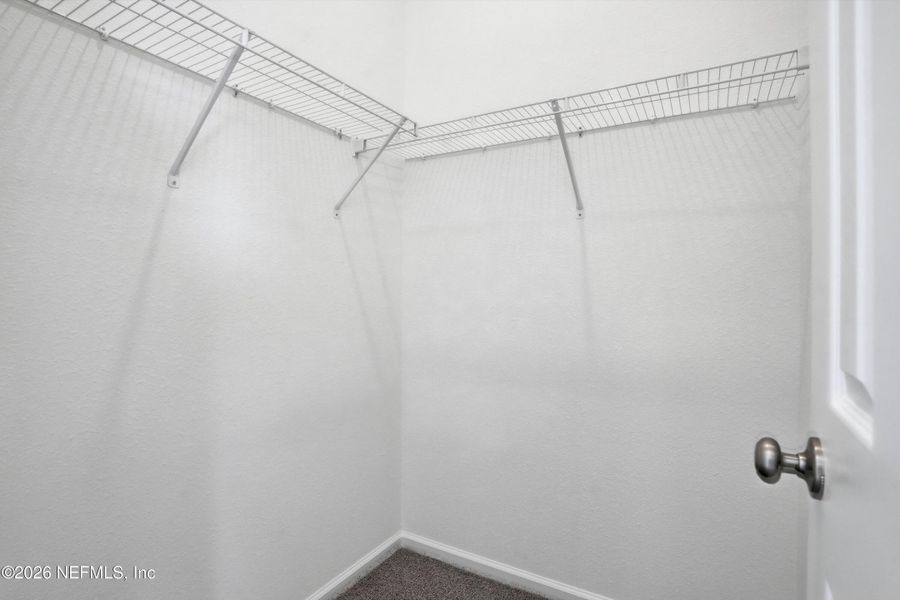 Spacious, unfurnished interior of a new home in , Jacksonville (Image 27).