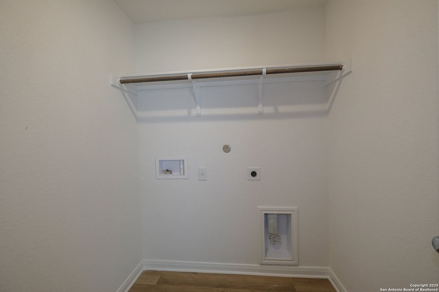 Spacious, unfurnished interior of a new home in Park Place, New Braunfels (Image 23). Spacious, unfurnished interior of a new home in Park Place, New Braunfels (Image 23).