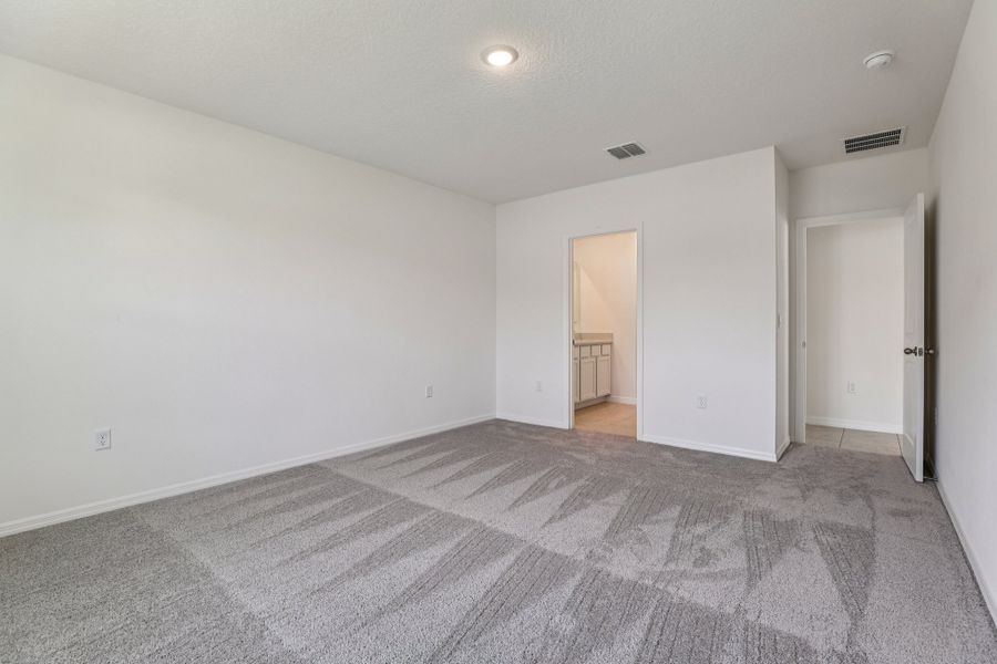 Representative unfurnished interior of a home built from the Vista by Maronda Homes in Heritage Station, Punta Gorda (Image 32).